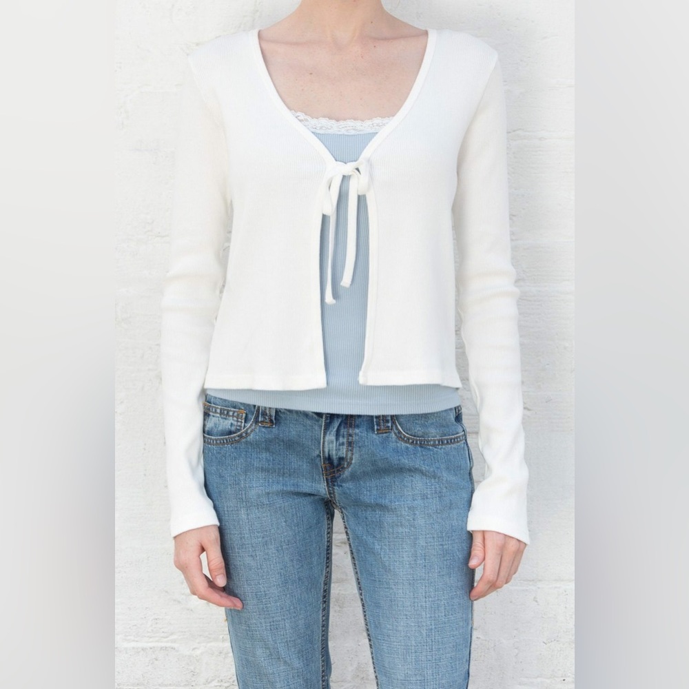 Brandy Melville- Greta Long Sleeve Top